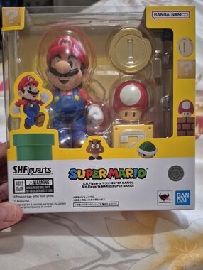 Super Mario S.H.Figuarts Action Figure - Red/Blue